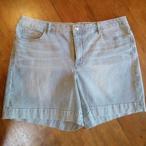 Gloria Vanderbilt striped Denim Shorts